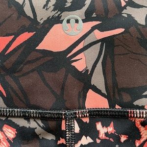 Luxtreme Lululemon Wunder Under Leggings size 4. High waist.